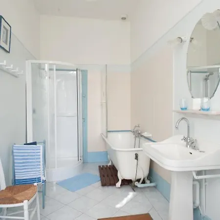 לינה וארוחת בוקר Domaine De Lalande Vénès