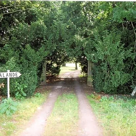 Domaine De Lalande 3* Vénès