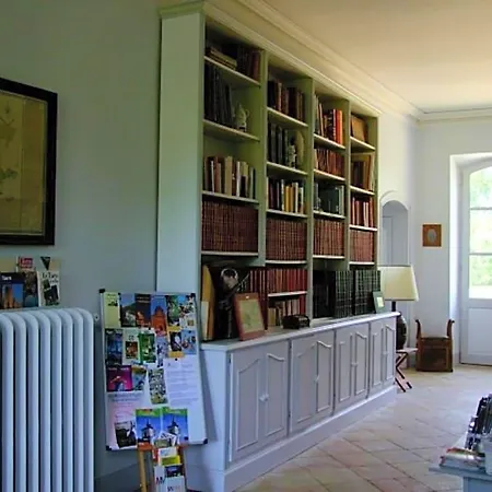 Domaine De Lalande Bed and breakfast
