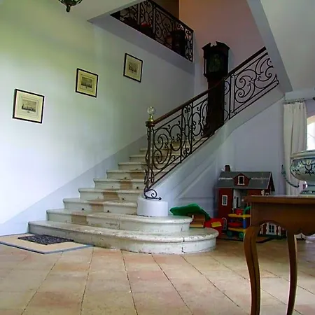 Domaine De Lalande Bed and breakfast