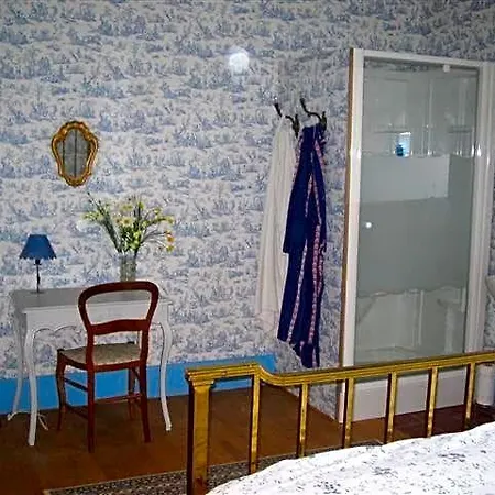 Domaine De Lalande Bed and breakfast